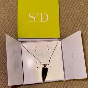 Stella & Dot Sommerville Stone Pendant- Labradorite/Gold